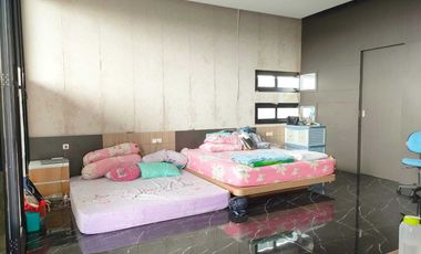 Rumah Besar di Kaplingan DPRD, Blora kota