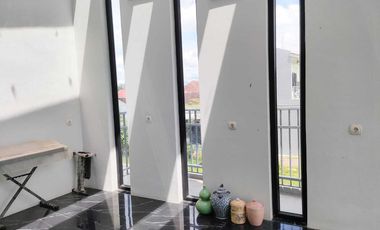 Rumah Besar di Kaplingan DPRD, Blora kota