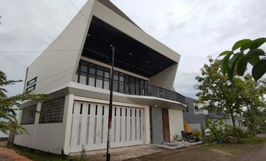 Rumah Besar di Kaplingan DPRD, Blora kota