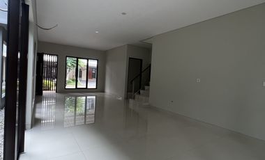 Rumah Baru, siap huni. Dekat Cibubur. 10 menit  TSM Cibubur