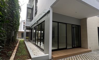 Rumah Baru, siap huni. Dekat Cibubur. 10 menit  TSM Cibubur