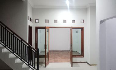 Rumah Cluster 2 lantai deket Kampus Akfist Colomadu