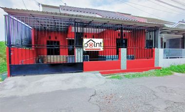 Rumah Bagus Dekat Bandara Adi Sumarmo