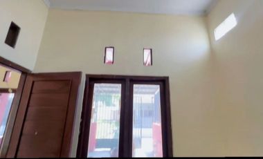 Rumah Bagus Dekat Bandara Adi Sumarmo