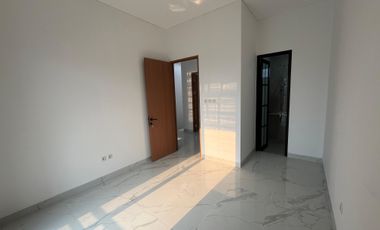 Disewakan Rumah 2 Lantai Di Meruyung