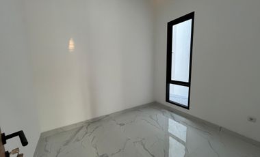 Disewakan Rumah 2 Lantai Di Meruyung