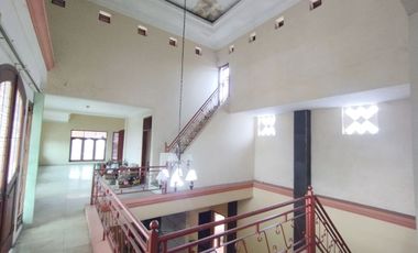 Rumah Luas Bagus Kokoh 2 Lantai Dekat Luwes Mall dan Stasiun Palur