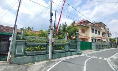 Rumah Luas Bagus Kokoh 2 Lantai Dekat Luwes Mall dan Stasiun Palur