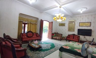 Rumah Luas Bagus Kokoh 2 Lantai Dekat Luwes Mall dan Stasiun Palur