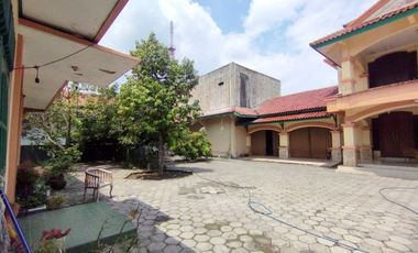 Rumah Luas Bagus Kokoh 2 Lantai Dekat Luwes Mall dan Stasiun Palur