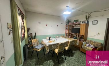 Casa en venta c/ cochera en San Miguel