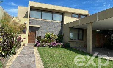 Casa en Venta en Condominio Peumayen