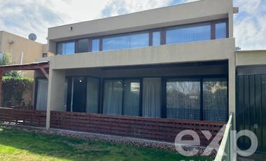 Casa en Venta en Condominio Peumayen