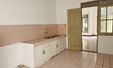 Rumah dekat sekolahan dian harapan lippo village