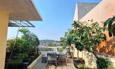 Dijual Rumah Mewah di Gajah Mungkur Semarang, Bebas Banjir, Furnished