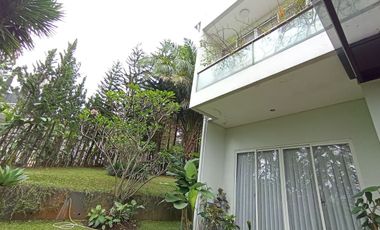 RUMAH MEWAH DI SAYAP DAGO dengan Pemandangan Kota Bandung