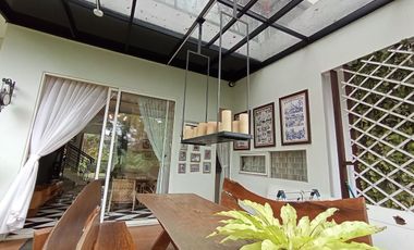 RUMAH MEWAH DI SAYAP DAGO dengan Pemandangan Kota Bandung