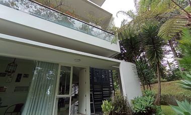 RUMAH MEWAH DI SAYAP DAGO dengan Pemandangan Kota Bandung