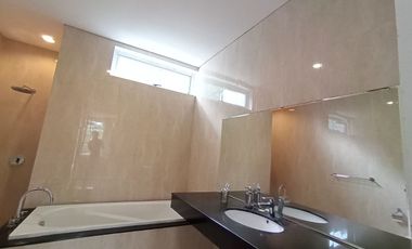 RUMAH MEWAH DI SAYAP DAGO dengan Pemandangan Kota Bandung