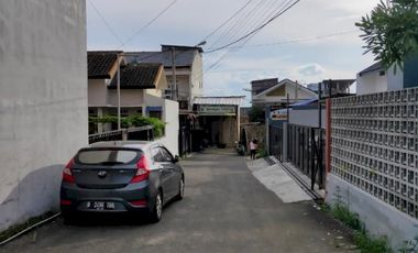 TURUN HARGA Rumah Siap Huni Terawat 2 lantai di Sariwangi Dekat Polban