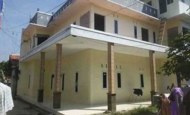 Dijual Murah Rumah 3 Lantai di Dekat Pasar Simpang Purwakarta Kota