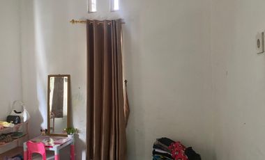 Dijual Murah Rumah 3 Lantai di Dekat Pasar Simpang Purwakarta Kota