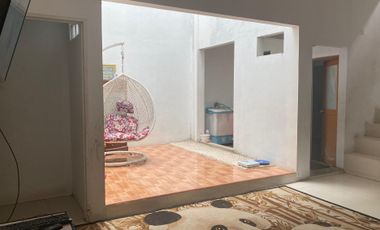 Dijual Murah Rumah 3 Lantai di Dekat Pasar Simpang Purwakarta Kota