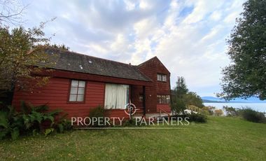 CASA BORDE LAGO RANCO