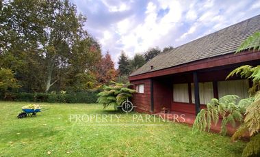 CASA BORDE LAGO RANCO