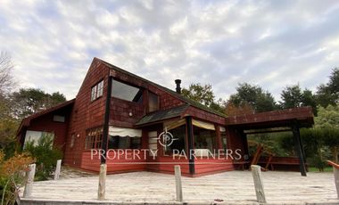 CASA BORDE LAGO RANCO