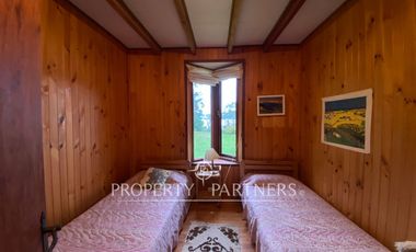 CASA BORDE LAGO RANCO