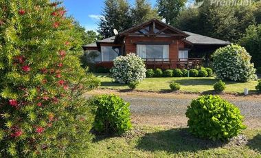 Casa en Arriendo en Sector Alto Los Riscos, Pucón La Araucanía.