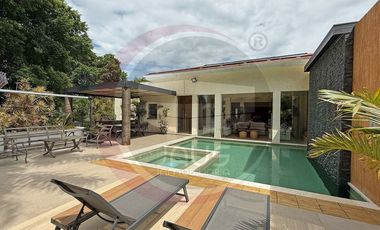 Exclusiva casa en venta en Lomas de Cocoyoc, colindante al campo de golf