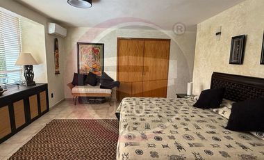 Exclusiva casa en venta en Lomas de Cocoyoc, colindante al campo de golf