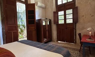 Casa de 5 habitaciones a cuadra y media del Corredor Gastronómico