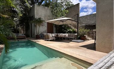 Casa de 5 habitaciones a cuadra y media del Corredor Gastronómico