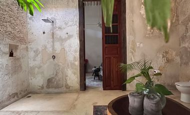 Casa de 5 habitaciones a cuadra y media del Corredor Gastronómico