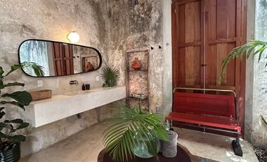 Casa de 5 habitaciones a cuadra y media del Corredor Gastronómico