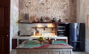 Casa de 5 habitaciones a cuadra y media del Corredor Gastronómico