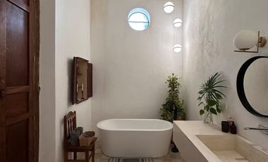 Casa de 5 habitaciones a cuadra y media del Corredor Gastronómico