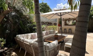 Casa de 5 habitaciones a cuadra y media del Corredor Gastronómico