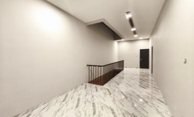 Rumah solo kolam renang sumber manahan colomadu