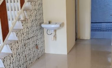 Rumah cantik 2 lantai luas Wiguna DP nol