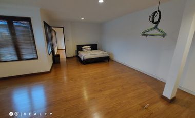 RUMAH MEWAH DESIGN ARSITEK DI CIGADUNG DAGO BANDUNG Harga Nego