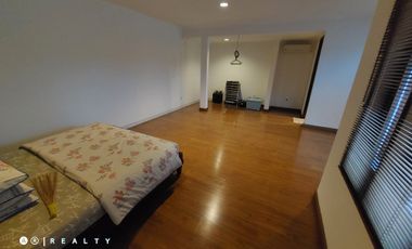 RUMAH MEWAH DESIGN ARSITEK DI CIGADUNG DAGO BANDUNG Harga Nego