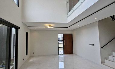 Rumah luas mewah di komplek setiabudi regency