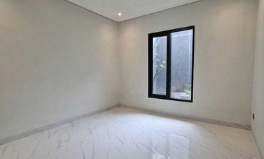 Rumah luas mewah di komplek setiabudi regency