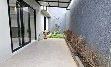 Rumah luas mewah di komplek setiabudi regency