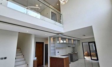 Rumah luas mewah di komplek setiabudi regency