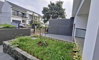 Rumah luas mewah di komplek setiabudi regency